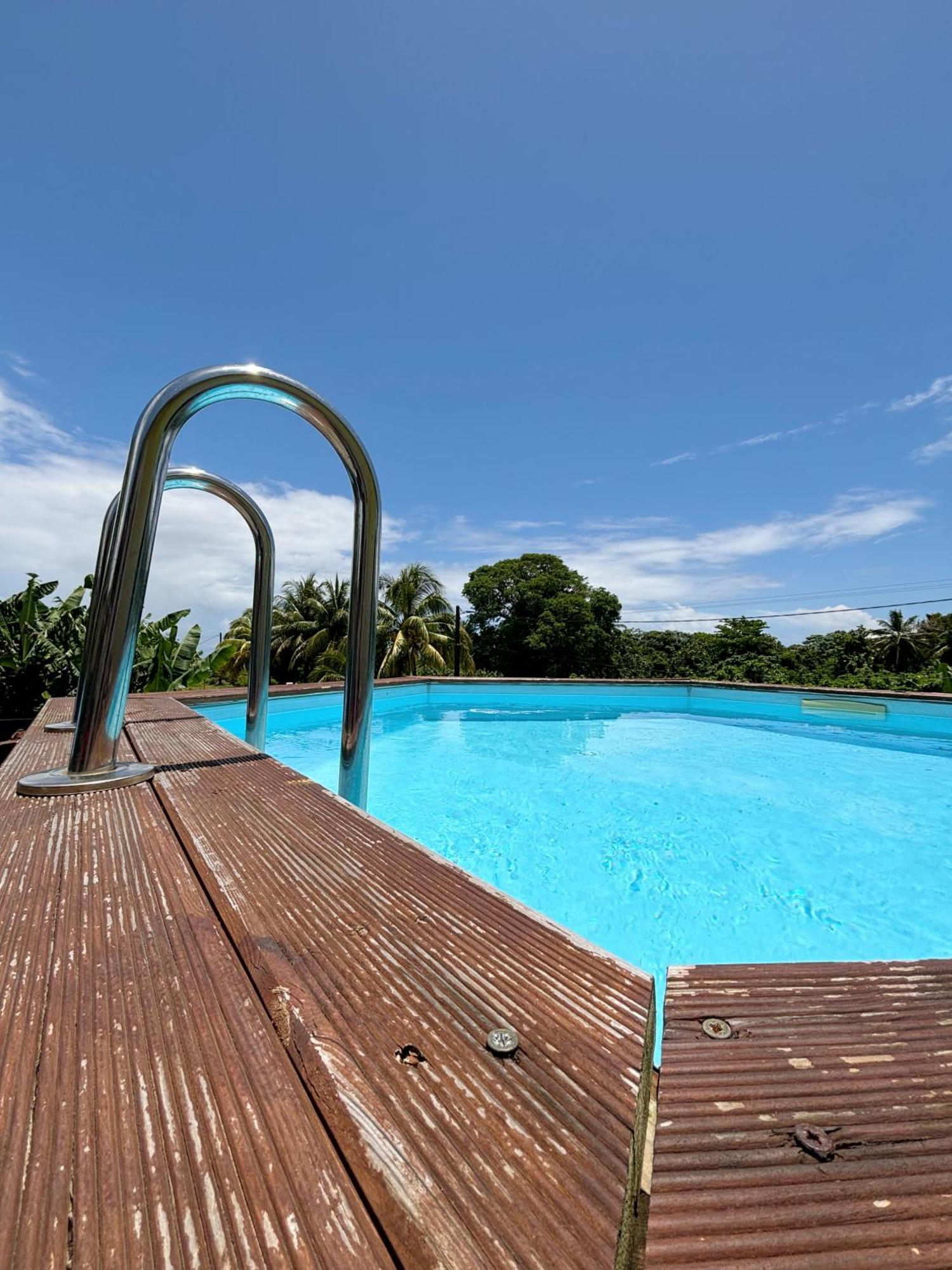Bung'Hello Village, Piscine Et Parking Gratuit Trois-Rivières Екстериор снимка